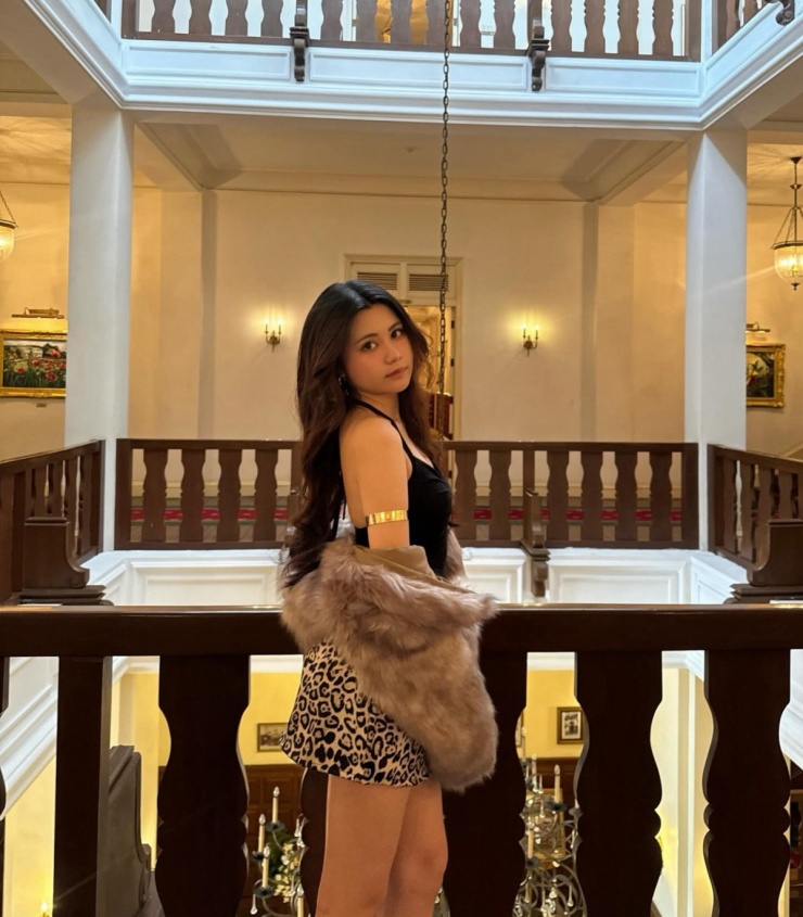 Hạt Dẻ lên đồ 'cool ngầu' như các cô gái Âu Mỹ.