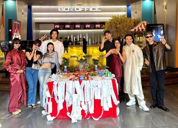 Ảnh sao 13/2: Tăng Thanh Hà đón Tết với hội bạn thân gần 20 năm - 5