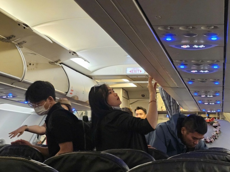 Hành khách xuyên đêm tại sân bay Tân Sơn Nhất ngày cận Tết - 8