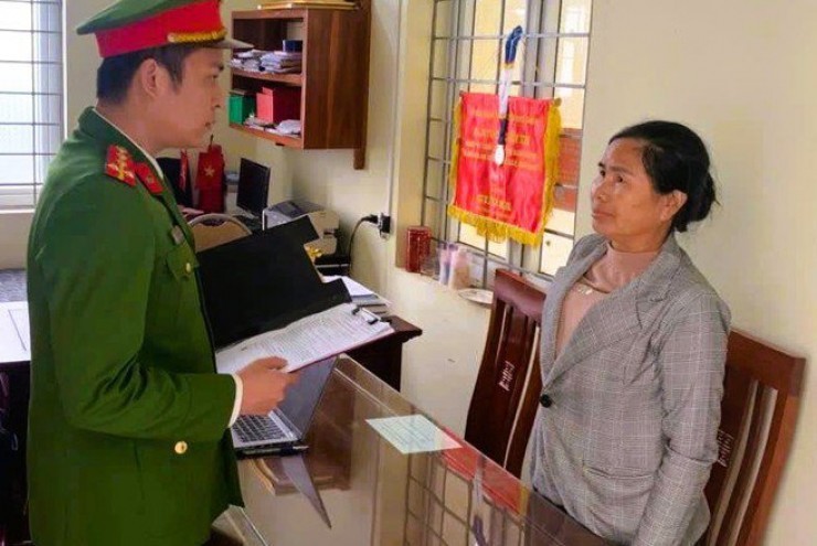 Trong lúc cúng bái "nhập đồng", con dâu đánh mẹ chồng, chị dâu bị thương