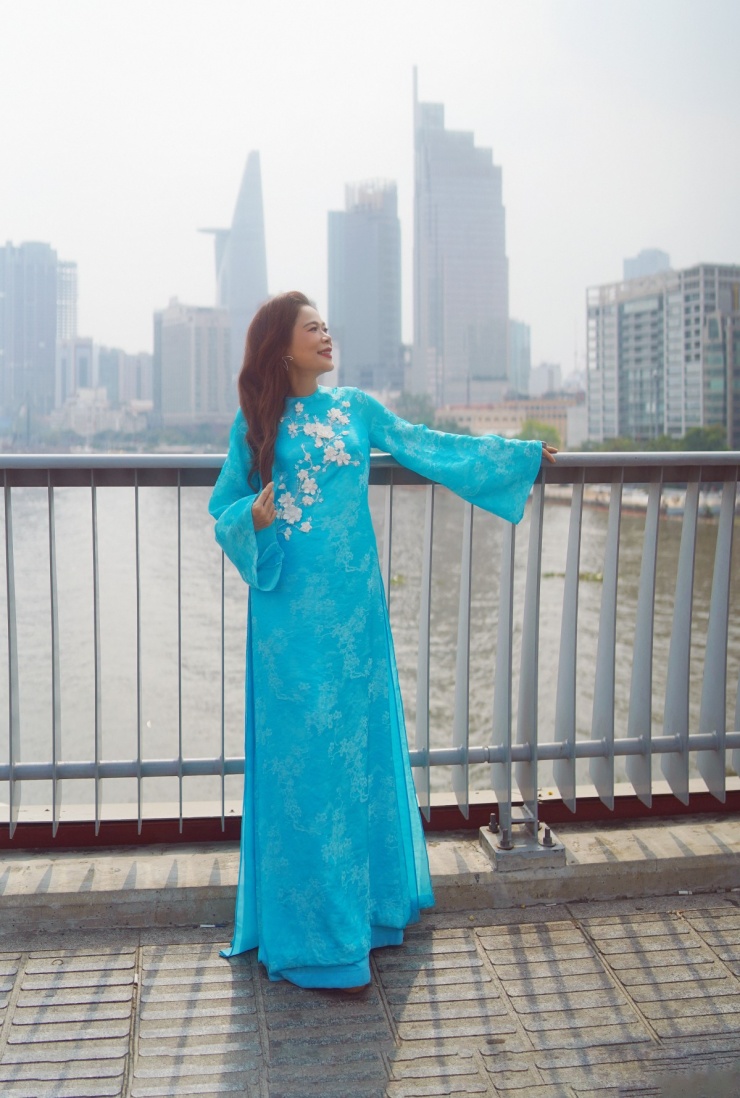 Mỹ Lệ khoe sắc vóc tuổi 53 - 5