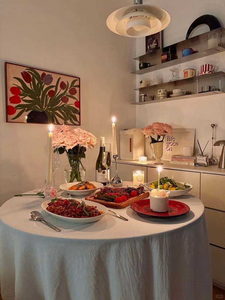 Biến bàn ăn tại gia thành 'nhà hàng' riêng tư dịp Valentine - 2