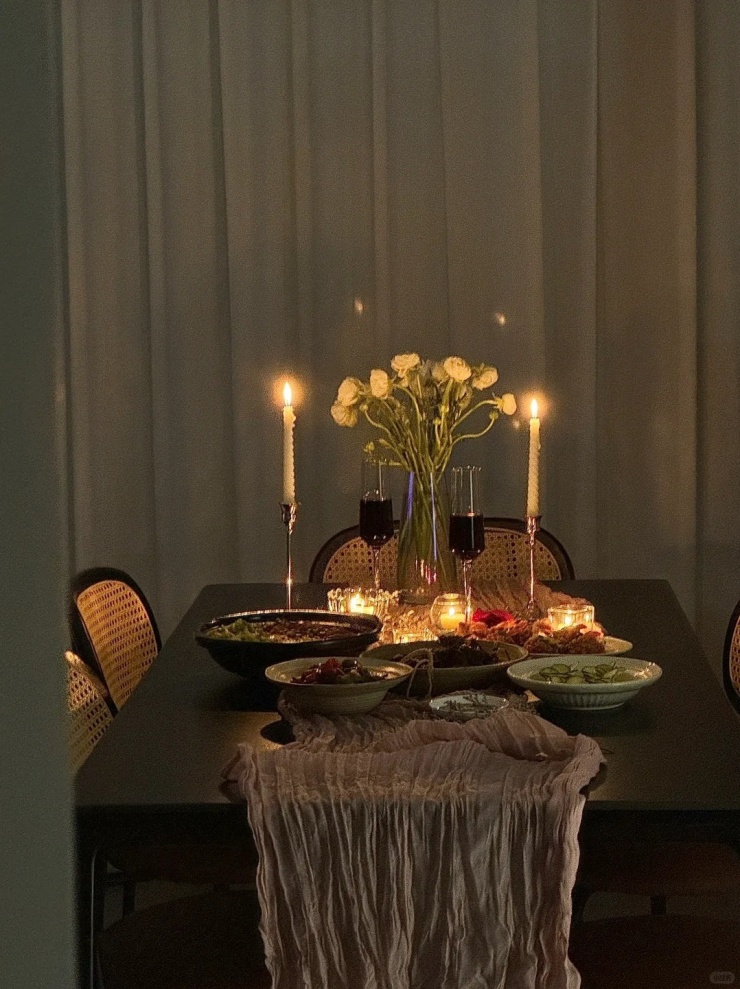 Biến bàn ăn tại gia thành 'nhà hàng' riêng tư dịp Valentine - 8