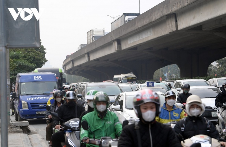 Các đoạn của Vành đai 3 như Khuất Duy Tiến, Nguyễn Xiển, Nghiêm Xuân Yêm...hướng về cửa ngõ phía Nam luôn trong tình trạng quá tải.