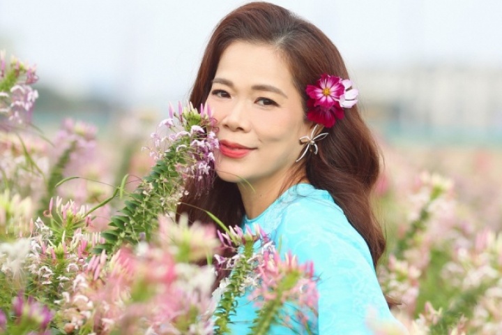 Mỹ Lệ khoe sắc vóc tuổi 53