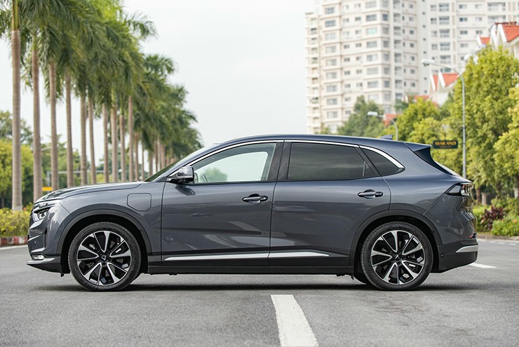 Giá xe VinFast VF 8 tháng 2/2026, bản Plus ưu đãi tới 120 triệu đồng