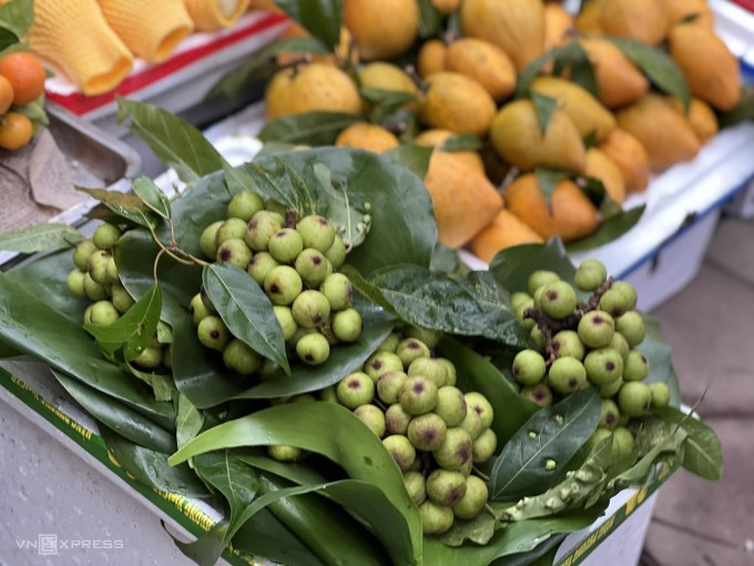 Quả sung bày mâm ngũ quả giá 300.000 đồng một kg, ngày 12/2. Ảnh: Phương Hoàng