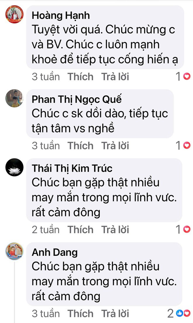 Sau gần 3 tháng điều trị, chị Trang hồi phục và quay lại công việc tại bệnh viện. Hình ảnh nữ điều dưỡng dũng cảm tiếp tục khoác áo blouse trắng khiến cư dân mạng xúc động, thả "mưa tim".