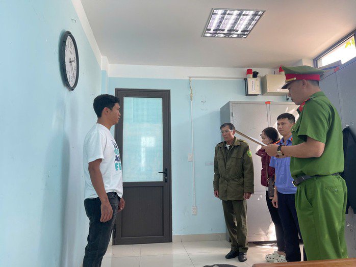 Nguyễn Hồng Vũ tại thời điểm bị bắt tạm giam