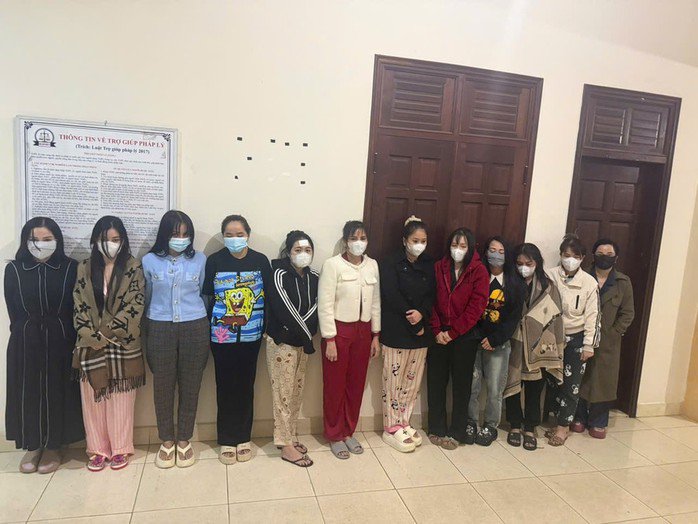 Lực lượng Công an triệt phá đường dây mại dâm núp bóng các cơ sở massage.