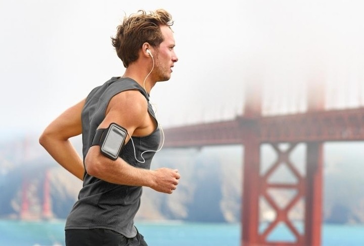 Nhiều người tin rằng chăm chỉ tập thể dục có thể bù đắp tác hại rượu bia.