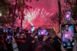 Không khí lạnh tràn xuống miền Bắc đêm giao thừa