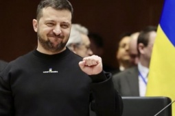 Ukraine nhận được món quà khổng lồ bất ngờ giữa lúc cạn tiền, cạn vũ khí