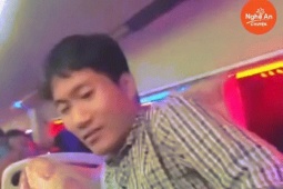 Mất ví trên đường về quê ăn Tết, người đàn ông Nghệ An được cả xe giúp đỡ