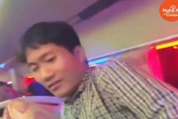 Mất ví trên đường về quê ăn Tết, người đàn ông Nghệ An được cả xe giúp đỡ