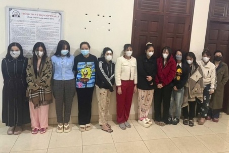 Triệt phá đường dây mại dâm “khủng” với hơn 800 tài xế taxi làm môi giới