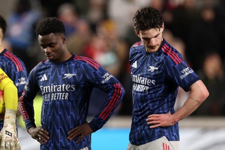 Arsenal lộ điểm yếu đua vô địch Ngoại hạng Anh: Sợ hãi mỗi khi đá sau Man City