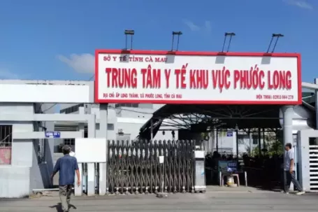 Tin vui bất ngờ ngày làm việc cuối năm của nhân viên y tế ở Cà Mau