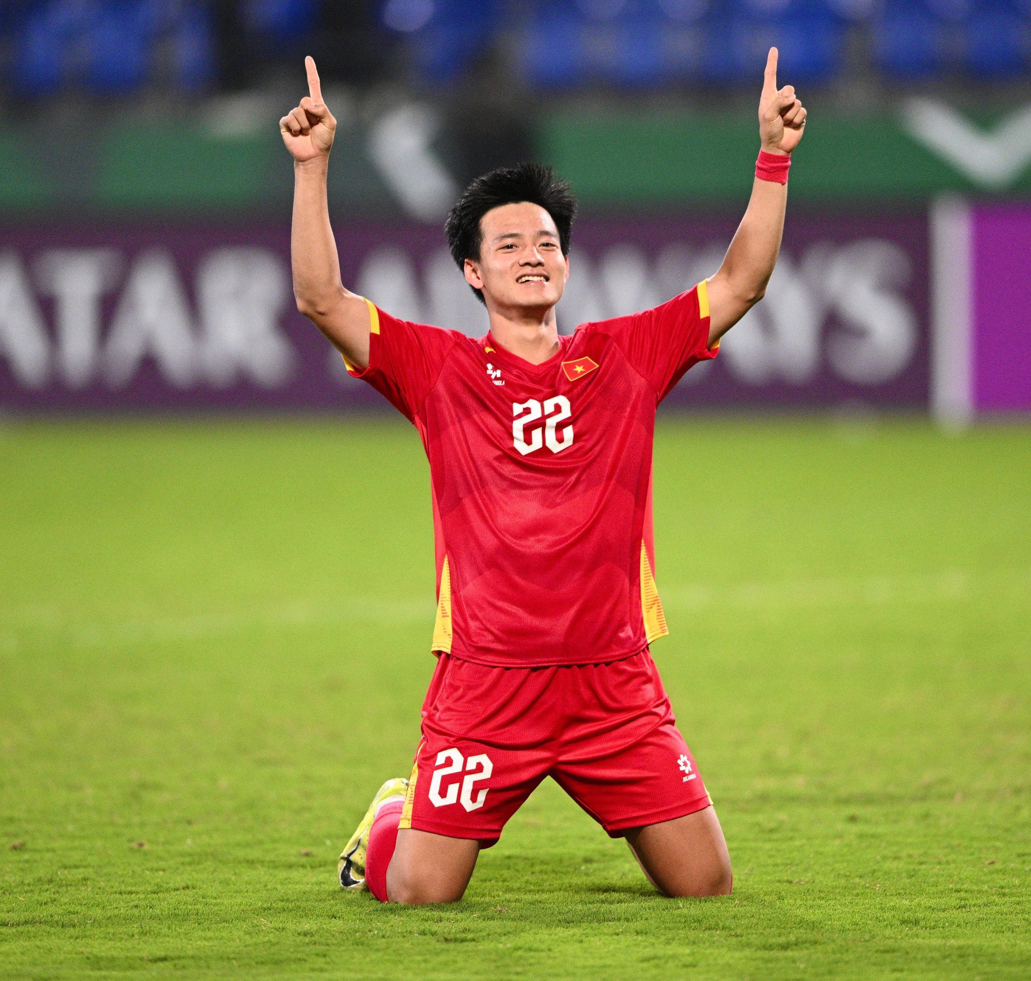 Thanh Nhàn được mệnh danh "người hùng Sea Games" khi giúp U22 Việt Nam thắng 3-2 tại trận chung kết gặp Thái Lan