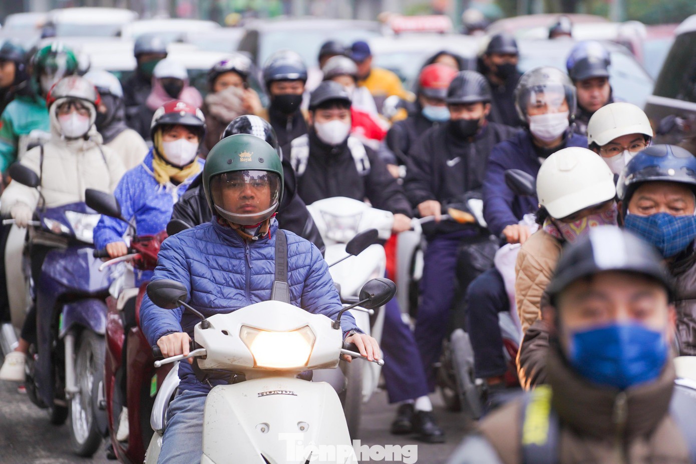 Dòng xe ùn ùn rời phố về quê nghỉ Tết, cửa ngõ Thủ đô tắc cứng - 4