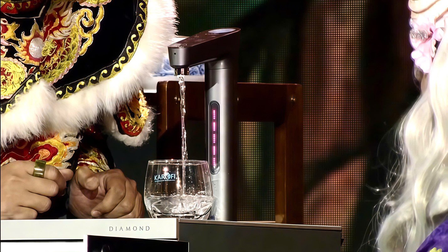 Karofi Diamond SA66 sở hữu thiết kế vòi thông minh tích hợp 6 chế độ sử dụng trong 1 vòi.