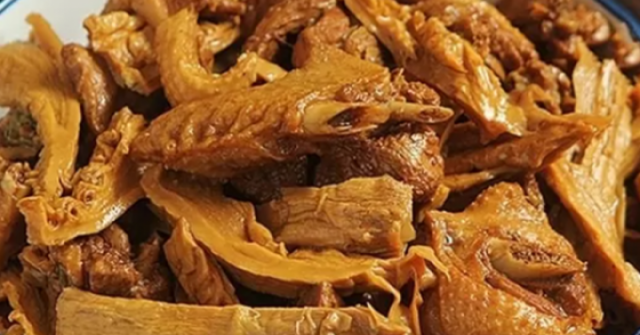 Món ngon ngày Tết được ví như "thuốc bổ tự nhiên", nhưng 4 nhóm người ăn vào dễ rước họa