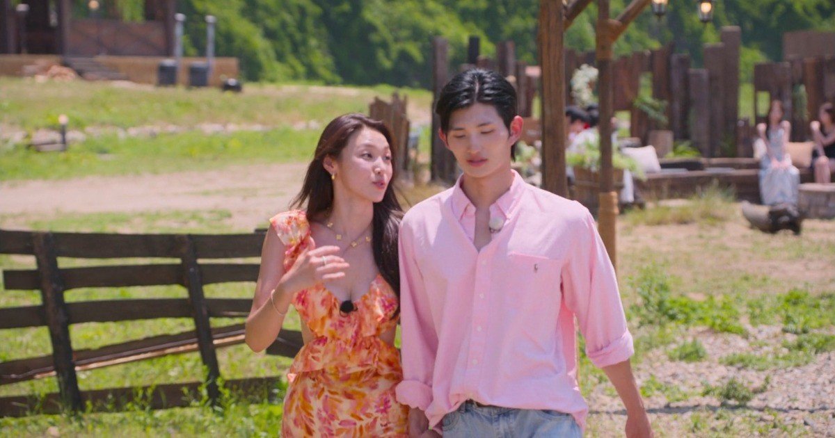 Mina Sue Choi và Sung Hun trong Địa ngục độc thân 5.