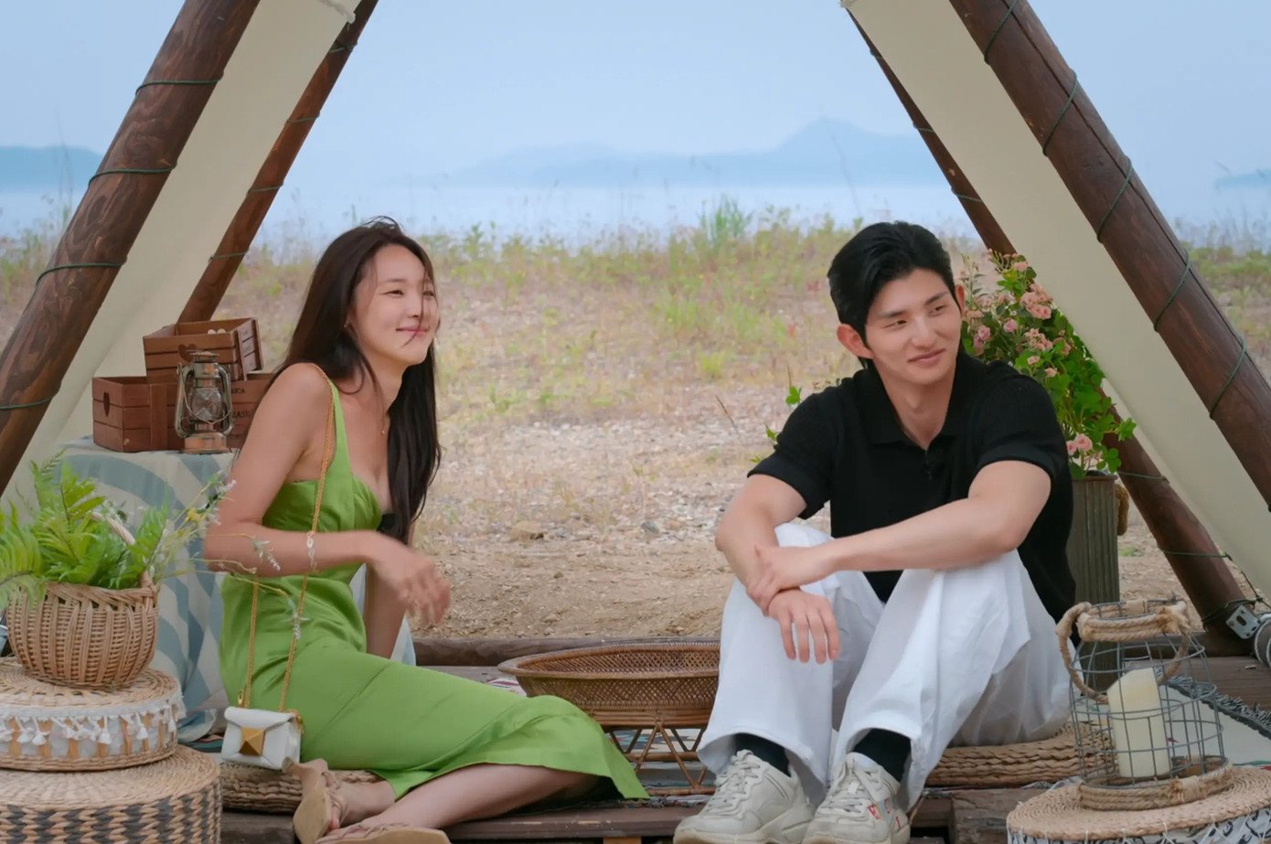 Mina Sue Choi và Sung Hun trong Địa ngục độc thân 5.