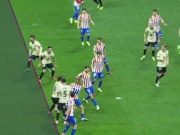"Trận cầu điên" Atletico - Barca: VAR mất 7 phút xem lại bàn thắng vì lỗi hy hữu
