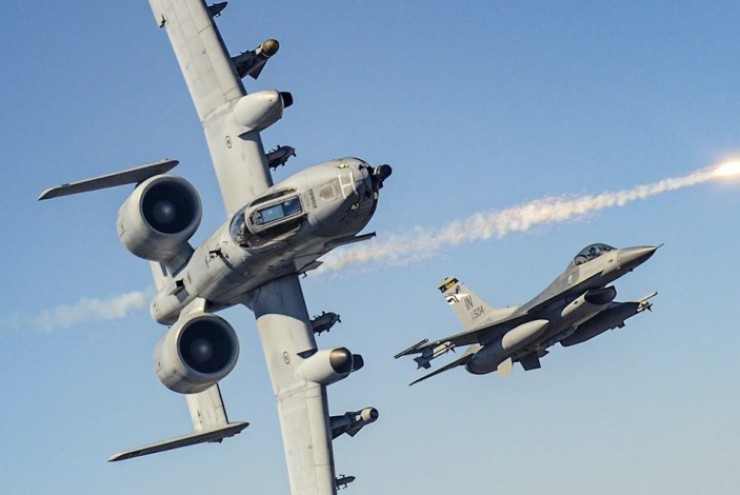 Vì sao cường kích ‘lợn lòi’ A-10 Mỹ trở thành ‘cơn ác mộng’ với mọi xe tăng?