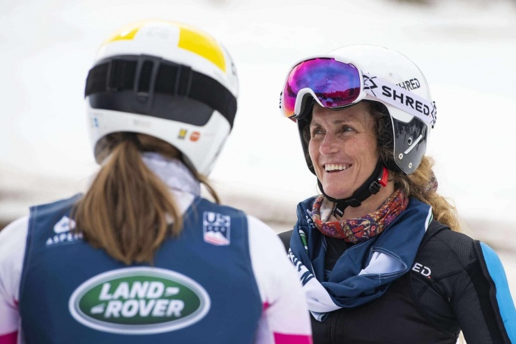 Chuyện chưa biết về 'bà lão' 46 tuổi lập hàng loạt kỷ lục tại Thế vận hội mùa Đông - 1