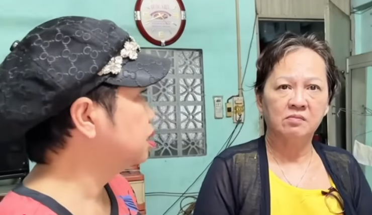 Vợ ca sĩ Tô Thanh Phương (phải) chia sẻ với diễn viên Phi Phụng. Ảnh: Chụp màn hình