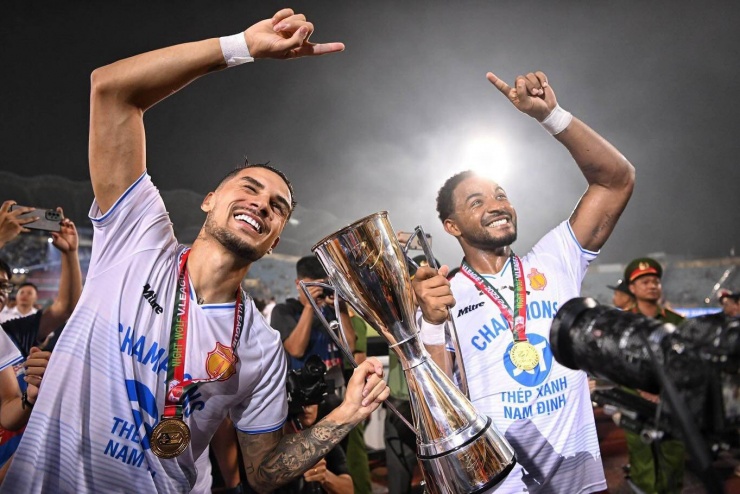 Hoàng Hên: Cầu thủ ăn chay, chờ ngày tái hợp Xuân Son trên tuyển Việt Nam - 2