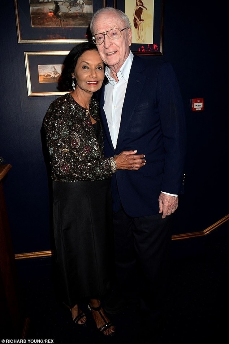 Vợ chồng tài tử Người Mỹ trầm lặng Michael Caine, hiện 93 tuổi, dự một sự kiện năm 2019. Ảnh: Rex