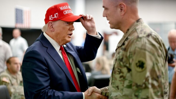 Ông Trump đang cân nhắc hành động với Iran. Ảnh: Strana.