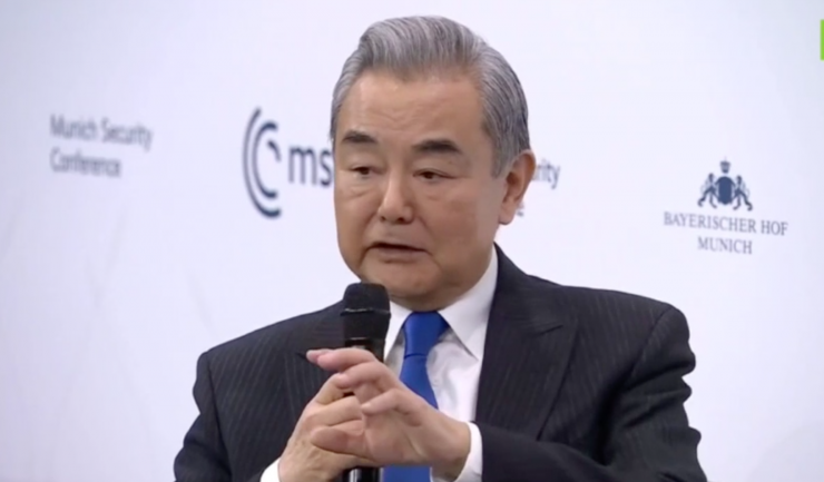 Ông Vương Nghị phát biểu tại Hội nghị An ninh Munich. Ảnh: RT.