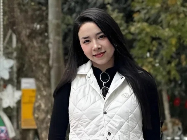 Á hậu Thúy An cùng mẹ chồng phượt xuyên Việt trước Tết