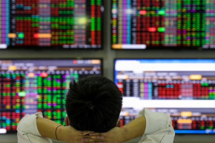 17 cá nhân bị cấm giao dịch chứng khoán hai năm