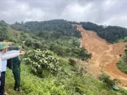 Quả đồi xuất hiện nhiều vết nứt lớn, Đà Nẵng công bố tình huống khẩn cấp