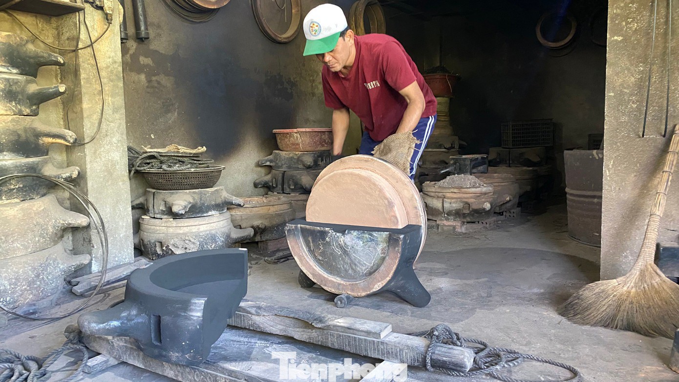 Tận thấy quy trình đúc chiêng đồng ở làng Phước Kiều - 3