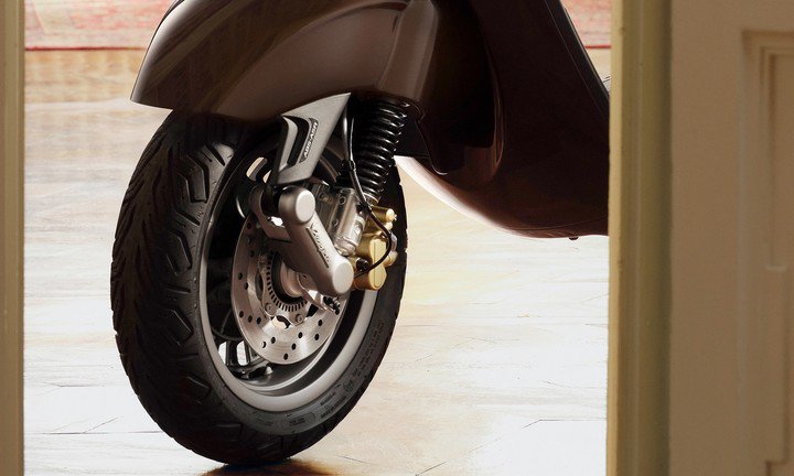 Cụm kẹp phanh mạ vàng giúp tăng tính thẩm mỹ và khẳng định giá trị của phiên bản giới hạn.