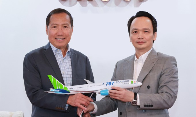 Ông Trịnh Văn Quyết và CEO Boeing tại Việt Nam Michael Vu. Ảnh: FLC