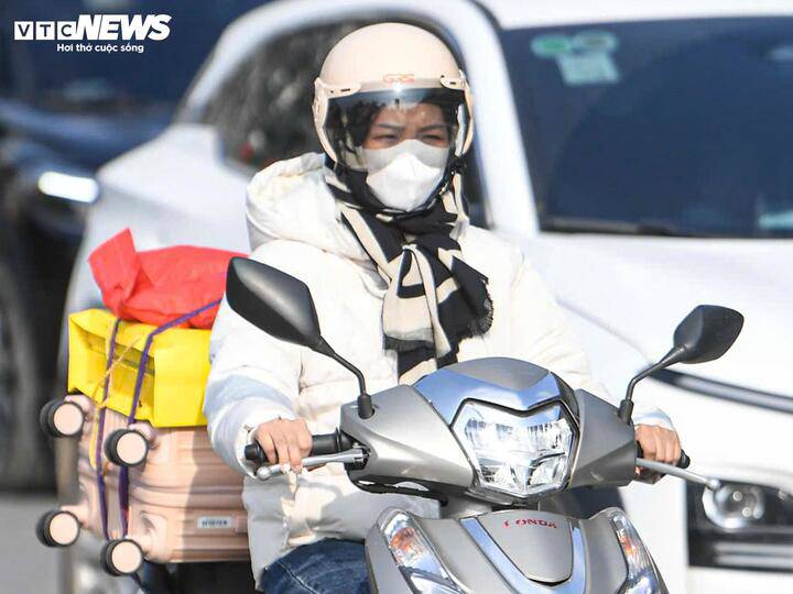 Cửa ngõ Hà Nội ùn ứ, nội đô thông thoáng sáng 27 Tết - 8