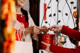 Chọn tuổi xông nhà Tết Bính Ngọ: Tuổi nào tam hợp, nhị hợp và nên ưu tiên gì?