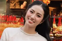 Dàn hoa, á hậu khoe dáng với áo dài Tết