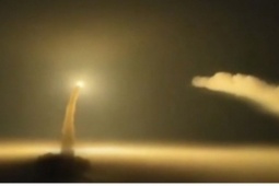 Ukraine tập kích kho đạn lớn của Nga bằng tên lửa Flamingo