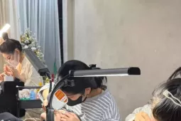 Hà Nội: Sôi sục dịch vụ làm đẹp chơi Tết, khắp nơi kín lịch đến khuya