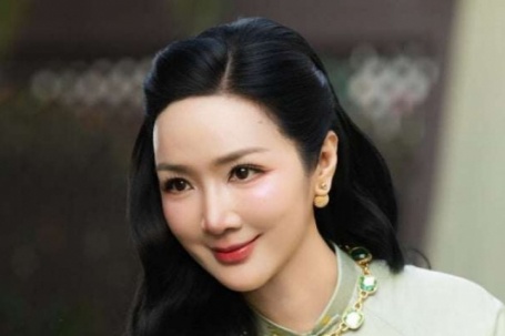 Hoa hậu "giữ vương miện lâu nhất" bất ngờ nói về “nửa kia” vào đúng Valentine: “Nếu gặp anh ấy, hãy nhắn tôi vẫn đợi”