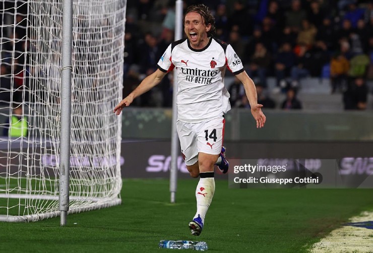 Modric ghi bàn quyết định mang về chiến thắng cho Milan