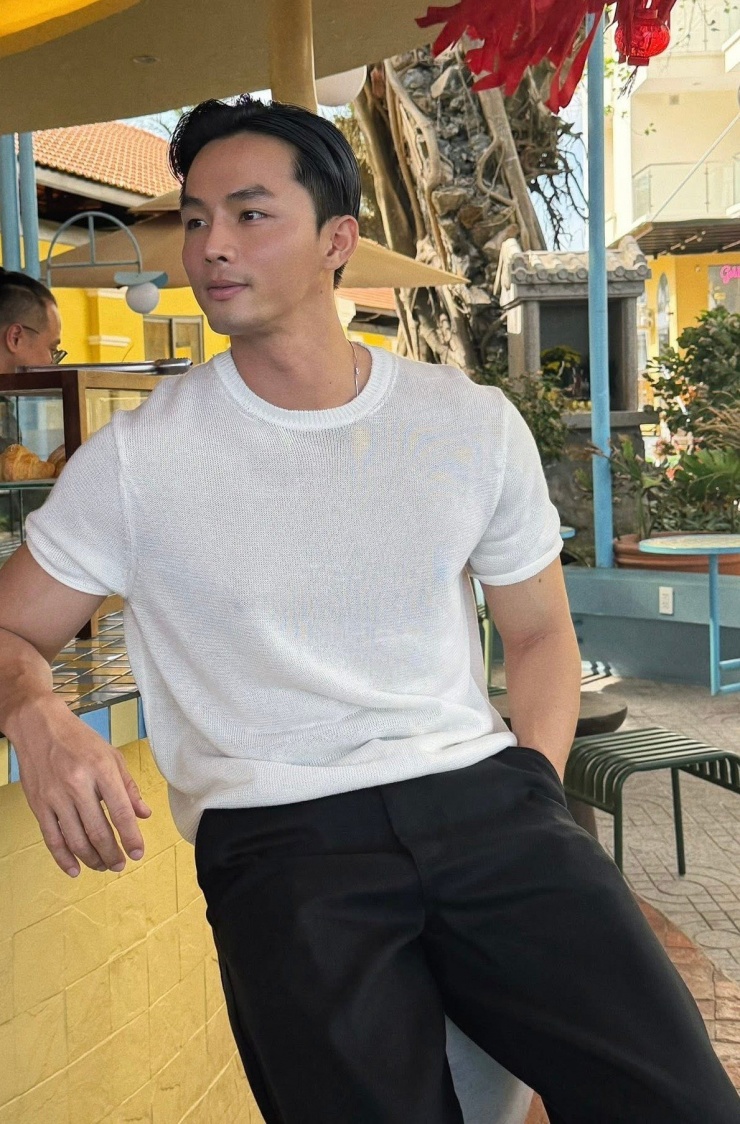 Phong cách đời thường thanh lịch của Á vương Vũ Linh.